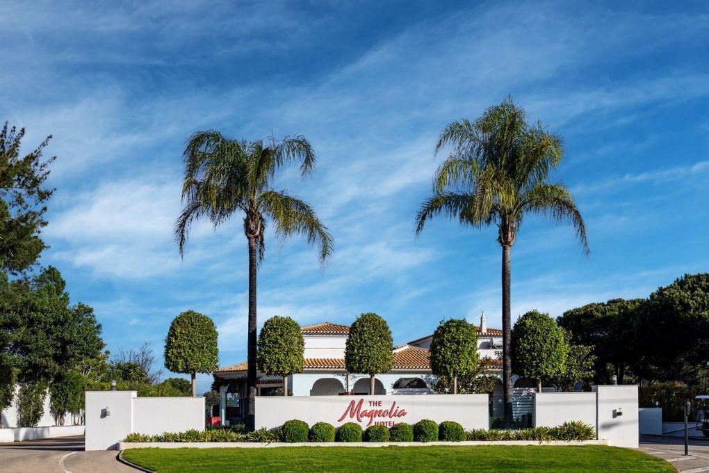 The magnolia hotel entrance