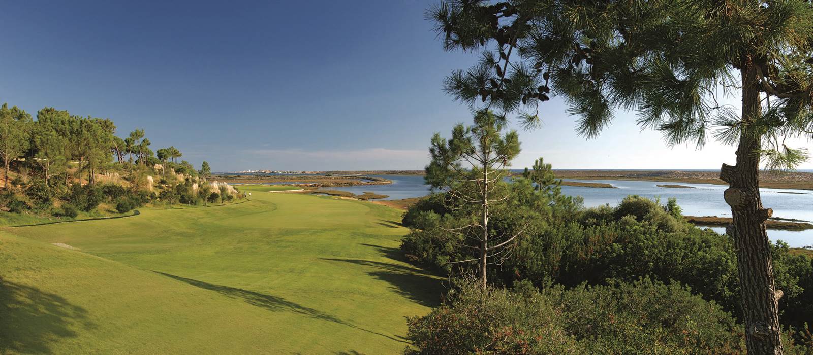 San Lorenzo Golf Course, Dona Filipa Hotel